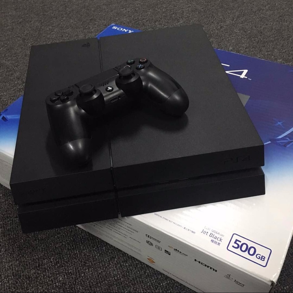 PlayStation 4 & Controller